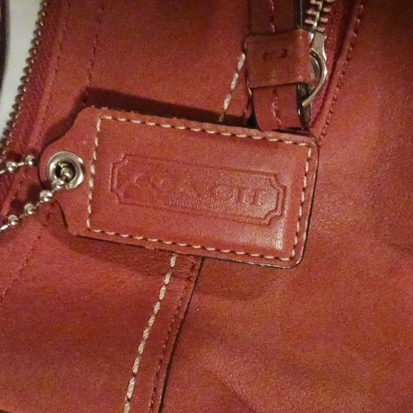 Beautiful coach hobo coach - Picture 2 of 5